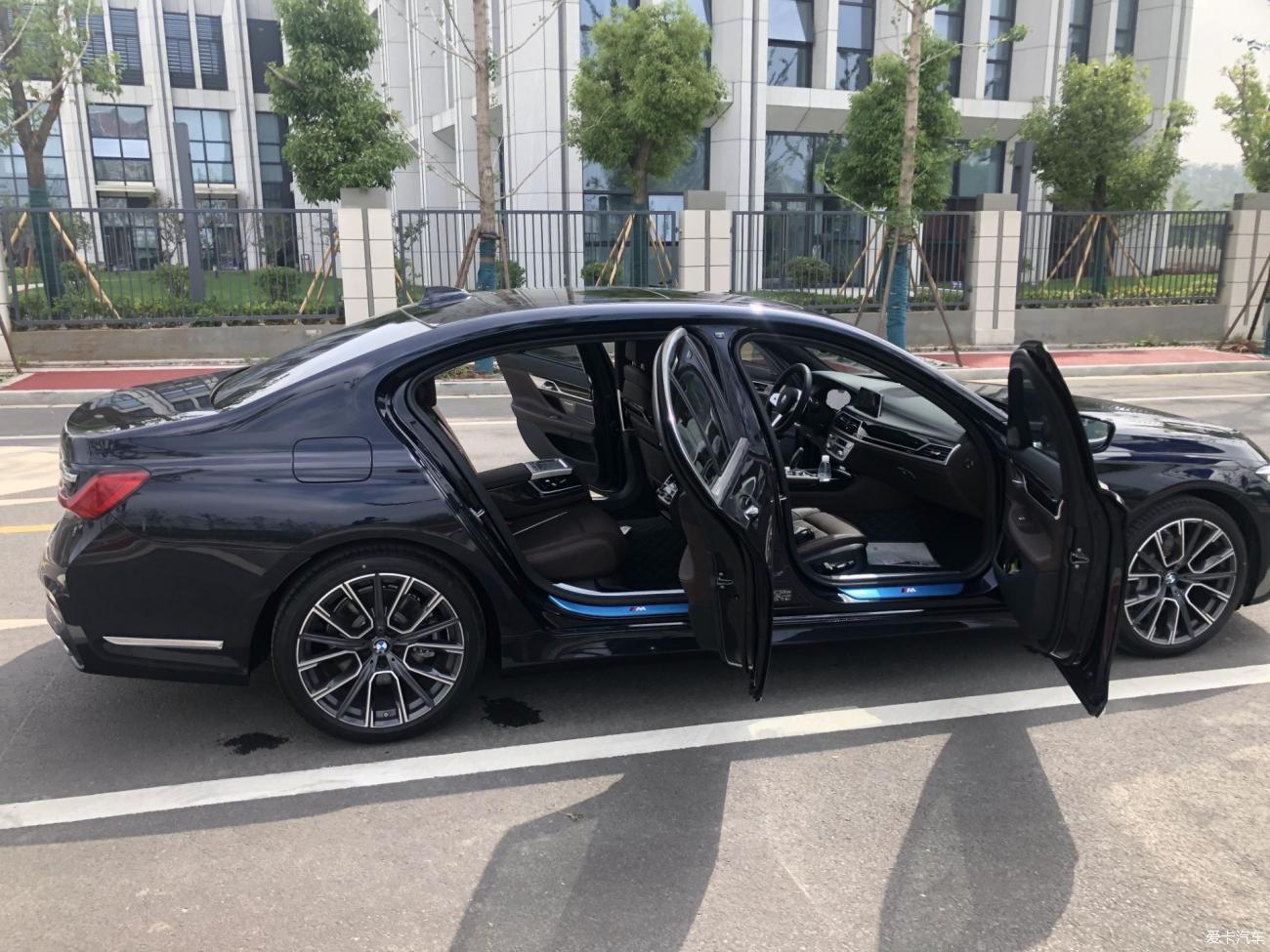 写在新7系上市-一年购买三台BMW之宝马740LI（G12）