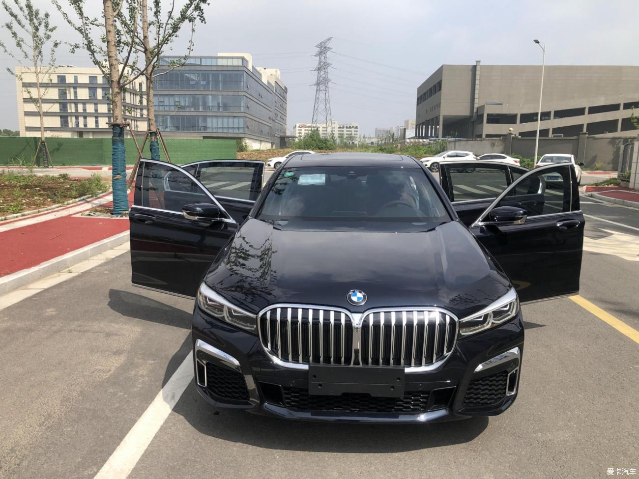 写在新7系上市-一年购买三台BMW之宝马740LI（G12）
